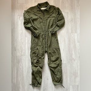 Canadian Military Flight Suit size medium colour army green